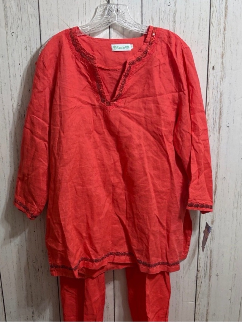 Lulu-B Bright Coral Sequins
Tunic Top with pants set size 1X